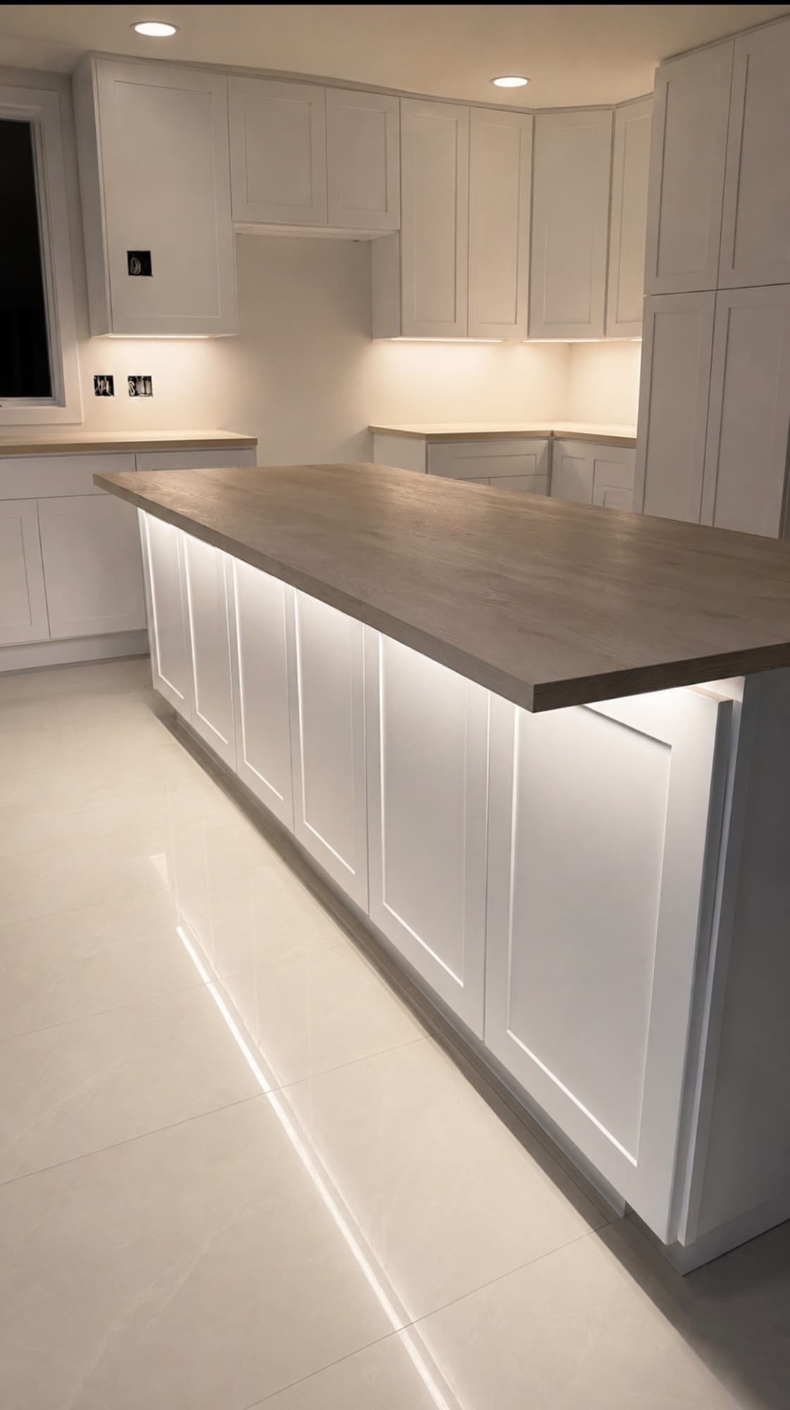 Under cabinet led light